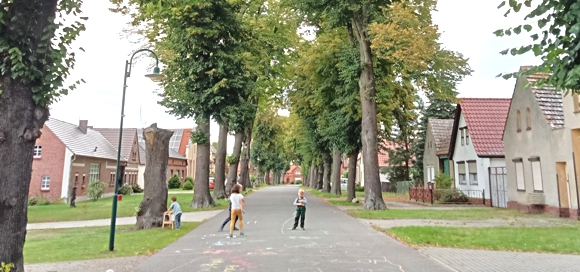 Familienorte Klein Partwitz - Kinder können auf der Straße spielen